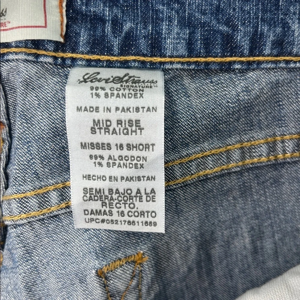 Levi - Women’s Jeans - Size 16 Short - Mid Rise - Straight
